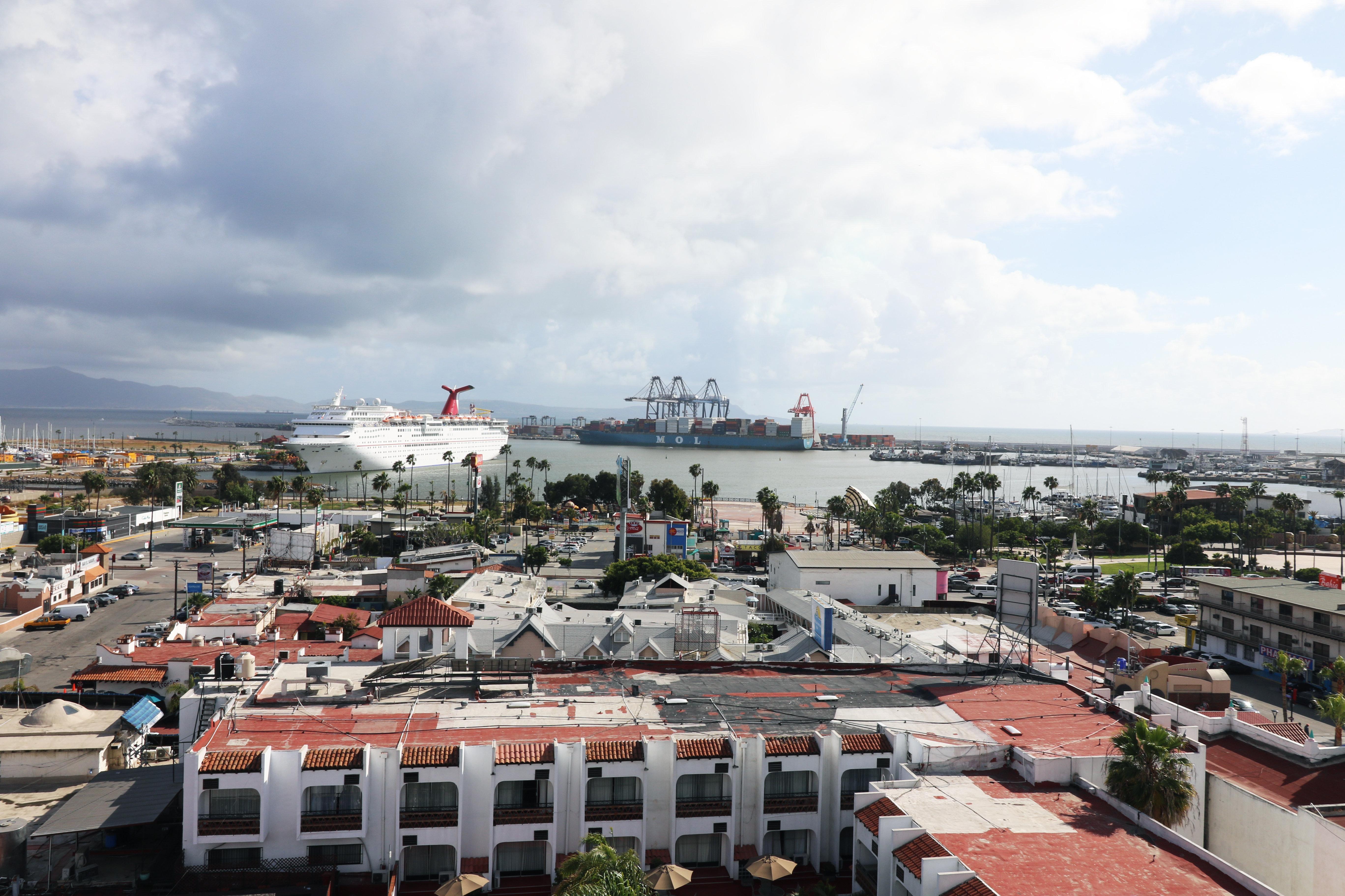 Holiday Inn Express & Suites - Ensenada Centro By Ihg Exterior photo